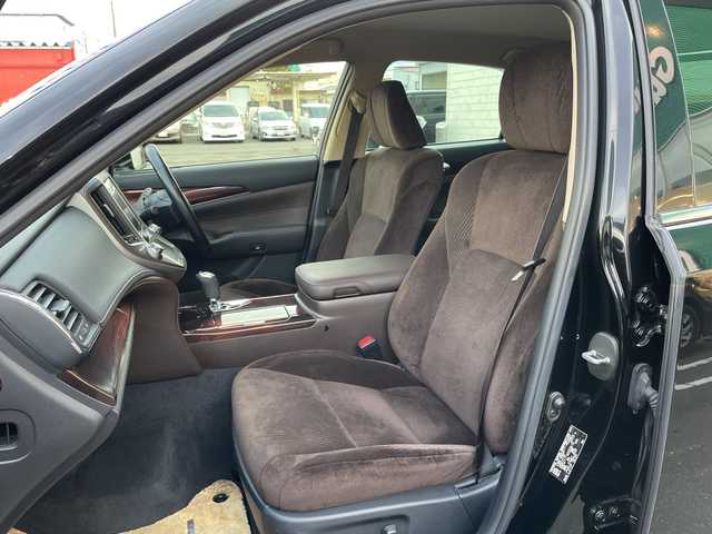 トヨタ クラウン ハイブリッド ロイヤルサルーン Four 青森県 2014(平26)年 19.4万km ブラック 4WD/純正HDDナビ・フルセグTV/バックカメラ/前席パワーシート・シートヒーター/ステアリングヒーター/クルーズコントロール/純正ビルトインETC/純正エンジンスターター/純正フロアマット/電動リアサンシェード/HIDヘッドライト/LEDフォグランプ/社外16インチアルミ