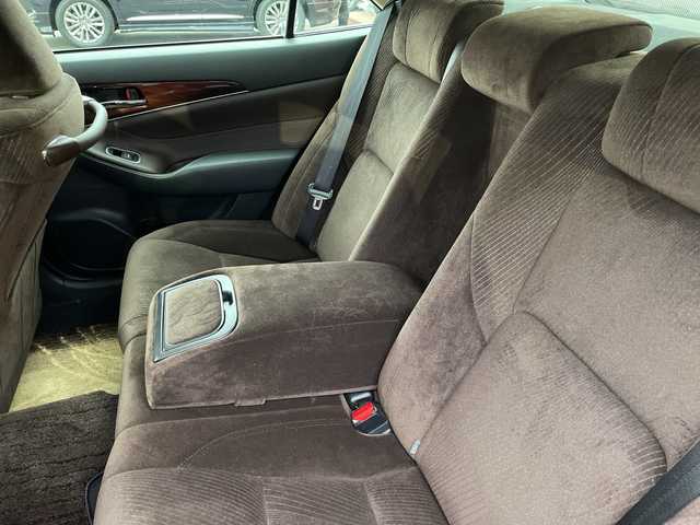 トヨタ クラウン ハイブリッド ロイヤルサルーン Four 青森県 2014(平26)年 19.4万km ブラック 4WD/純正HDDナビ・フルセグTV/バックカメラ/前席パワーシート・シートヒーター/ステアリングヒーター/クルーズコントロール/純正ビルトインETC/純正エンジンスターター/純正フロアマット/電動リアサンシェード/HIDヘッドライト/LEDフォグランプ/社外16インチアルミ