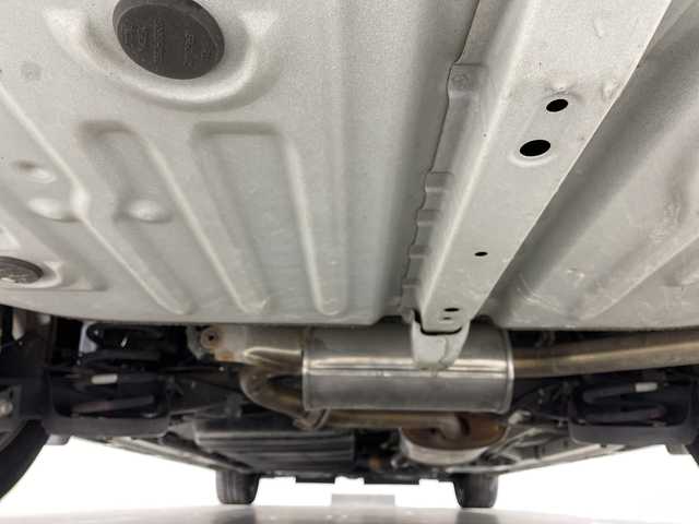 トヨタ ノア Si 福岡県 2014(平26)年 5.9万km ホワイトパールクリスタルシャイン 純正メモリナビ/両側パワースライドドア/3列シート/フルセグテレビ/Bluetooth接続/ウォークスルー/バックカメラ/アイドリングストップ/プッシュスタート/スマートキー/純正ETC/前方コーナーセンサー/CD/DVD再生/MT付きATモード/純正フロアマット