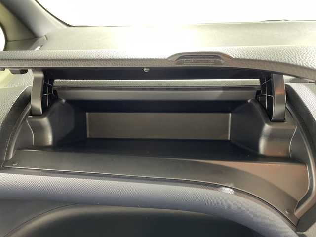 トヨタ ノア Si 福岡県 2014(平26)年 5.9万km ホワイトパールクリスタルシャイン 純正メモリナビ/両側パワースライドドア/3列シート/フルセグテレビ/Bluetooth接続/ウォークスルー/バックカメラ/アイドリングストップ/プッシュスタート/スマートキー/純正ETC/前方コーナーセンサー/CD/DVD再生/MT付きATモード/純正フロアマット