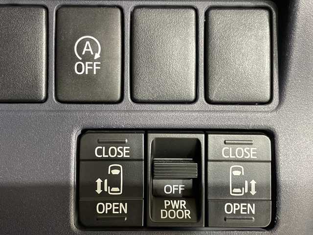 トヨタ ノア Si 福岡県 2014(平26)年 5.9万km ホワイトパールクリスタルシャイン 純正メモリナビ/両側パワースライドドア/3列シート/フルセグテレビ/Bluetooth接続/ウォークスルー/バックカメラ/アイドリングストップ/プッシュスタート/スマートキー/純正ETC/前方コーナーセンサー/CD/DVD再生/MT付きATモード/純正フロアマット