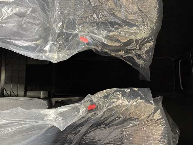 トヨタ ノア Si 福岡県 2014(平26)年 5.9万km ホワイトパールクリスタルシャイン 純正メモリナビ/両側パワースライドドア/3列シート/フルセグテレビ/Bluetooth接続/ウォークスルー/バックカメラ/アイドリングストップ/プッシュスタート/スマートキー/純正ETC/前方コーナーセンサー/CD/DVD再生/MT付きATモード/純正フロアマット