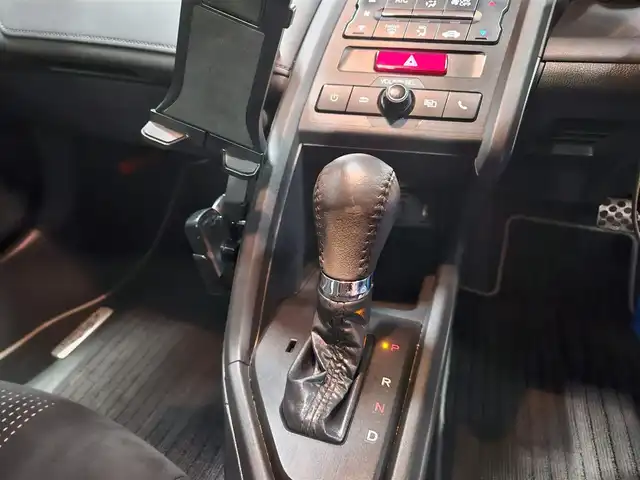 ホンダ Ｓ６６０ α 宮崎県 2016(平28)年 7万km プレミアムビーチブルーP センターディスプレイ/バックカメラ/ETC/クルーズコントロール/衝突被害軽減ブレーキ/横滑り防止装置/ターボ/LEDヘッドランプ/オートライト/オートエアコン/革巻きステアリング/パドルシフト/革/スエードコンビスポーツシート/社外アルミホイール(F15/R16インチ)/スマートキー/プッシュエンジンスタート/禁煙車