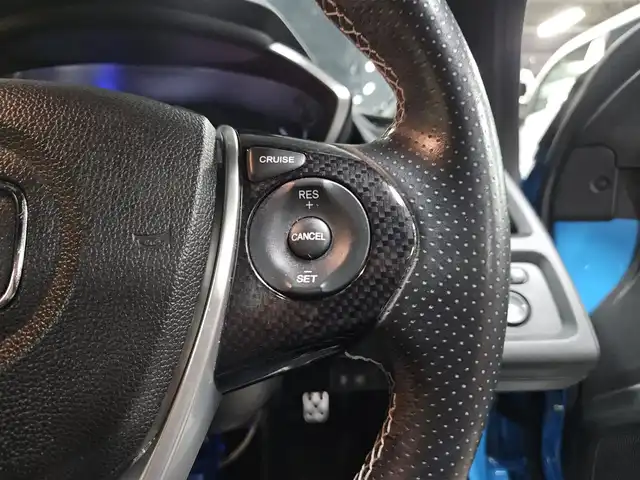 ホンダ Ｓ６６０ α 宮崎県 2016(平28)年 7万km プレミアムビーチブルーP センターディスプレイ/バックカメラ/ETC/クルーズコントロール/衝突被害軽減ブレーキ/横滑り防止装置/ターボ/LEDヘッドランプ/オートライト/オートエアコン/革巻きステアリング/パドルシフト/革/スエードコンビスポーツシート/社外アルミホイール(F15/R16インチ)/スマートキー/プッシュエンジンスタート/禁煙車