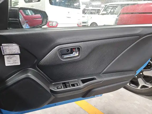 ホンダ Ｓ６６０ α 宮崎県 2016(平28)年 7万km プレミアムビーチブルーP センターディスプレイ/バックカメラ/ETC/クルーズコントロール/衝突被害軽減ブレーキ/横滑り防止装置/ターボ/LEDヘッドランプ/オートライト/オートエアコン/革巻きステアリング/パドルシフト/革/スエードコンビスポーツシート/社外アルミホイール(F15/R16インチ)/スマートキー/プッシュエンジンスタート/禁煙車