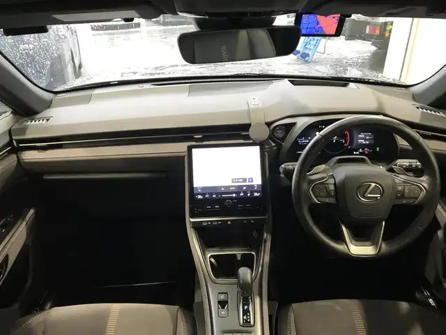 レクサス ＬＢＸ クール 富山県 2024(令6)年 2.6万km グレー マークレビンソンサウンド/純正ディスプレイオーディオ/全周囲カメラ/Bluetooth/ドライブレコーダー/プリクラッシュセーフティ/レーンキープアシスト/コーナーセンサー/ブラインドスポットモニター/レーダークルーズコントロール/ウルトラスエードコンビシート/メモリー付パワーシート/ヘッドアップディスプレイ/革巻きステアリング/ステアリングスイッチ/置くだけ充電/ETC2.0