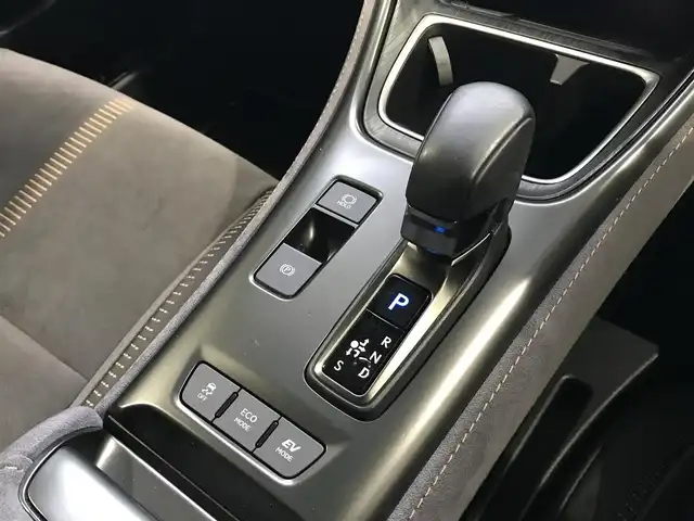 レクサス ＬＢＸ クール 富山県 2024(令6)年 2.6万km グレー マークレビンソンサウンド/純正ディスプレイオーディオ/全周囲カメラ/Bluetooth/ドライブレコーダー/プリクラッシュセーフティ/レーンキープアシスト/コーナーセンサー/ブラインドスポットモニター/レーダークルーズコントロール/ウルトラスエードコンビシート/メモリー付パワーシート/ヘッドアップディスプレイ/革巻きステアリング/ステアリングスイッチ/置くだけ充電/ETC2.0