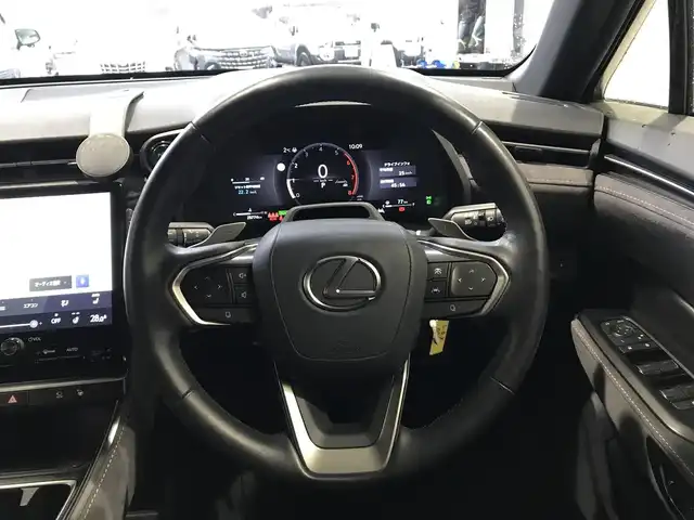 レクサス ＬＢＸ クール 富山県 2024(令6)年 2.6万km グレー マークレビンソンサウンド/純正ディスプレイオーディオ/全周囲カメラ/Bluetooth/ドライブレコーダー/プリクラッシュセーフティ/レーンキープアシスト/コーナーセンサー/ブラインドスポットモニター/レーダークルーズコントロール/ウルトラスエードコンビシート/メモリー付パワーシート/ヘッドアップディスプレイ/革巻きステアリング/ステアリングスイッチ/置くだけ充電/ETC2.0
