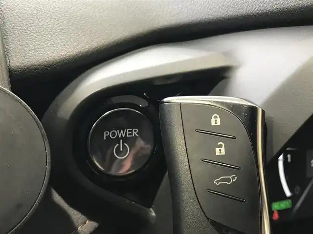 レクサス ＬＢＸ クール 富山県 2024(令6)年 2.6万km グレー マークレビンソンサウンド/純正ディスプレイオーディオ/全周囲カメラ/Bluetooth/ドライブレコーダー/プリクラッシュセーフティ/レーンキープアシスト/コーナーセンサー/ブラインドスポットモニター/レーダークルーズコントロール/ウルトラスエードコンビシート/メモリー付パワーシート/ヘッドアップディスプレイ/革巻きステアリング/ステアリングスイッチ/置くだけ充電/ETC2.0