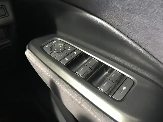 レクサス ＬＢＸ クール 富山県 2024(令6)年 2.6万km グレー マークレビンソンサウンド/純正ディスプレイオーディオ/全周囲カメラ/Bluetooth/ドライブレコーダー/プリクラッシュセーフティ/レーンキープアシスト/コーナーセンサー/ブラインドスポットモニター/レーダークルーズコントロール/ウルトラスエードコンビシート/メモリー付パワーシート/ヘッドアップディスプレイ/革巻きステアリング/ステアリングスイッチ/置くだけ充電/ETC2.0