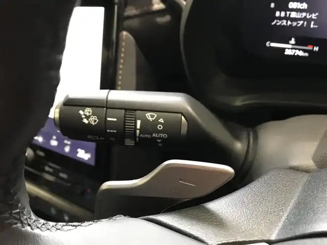 レクサス ＬＢＸ クール 富山県 2024(令6)年 2.6万km グレー マークレビンソンサウンド/純正ディスプレイオーディオ/全周囲カメラ/Bluetooth/ドライブレコーダー/プリクラッシュセーフティ/レーンキープアシスト/コーナーセンサー/ブラインドスポットモニター/レーダークルーズコントロール/ウルトラスエードコンビシート/メモリー付パワーシート/ヘッドアップディスプレイ/革巻きステアリング/ステアリングスイッチ/置くだけ充電/ETC2.0