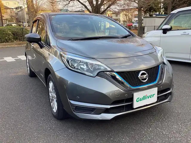日産 ノート e－パワー X 神奈川県 2019(令1)年 2.1万km ダークメタルグレー ワンオーナー/純正ナビ（AM/FM/DVD/BT/フルセグ）/アラウンドビューモニタ/ドライブレコーダー/ETC/クルーズコントロール/衝突被害軽減システム/レーンキープアシスト/コーナーセンサー/横滑り防止装置/アイドリングストップ/純正アルミホイール/純正フロアマット/ステアリングスイッチ/電動格納ミラー/スマートキー