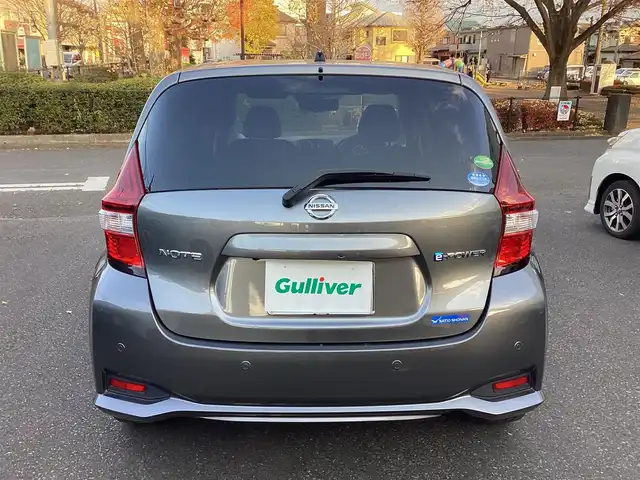 日産 ノート e－パワー X 神奈川県 2019(令1)年 2.1万km ダークメタルグレー ワンオーナー/純正ナビ（AM/FM/DVD/BT/フルセグ）/アラウンドビューモニタ/ドライブレコーダー/ETC/クルーズコントロール/衝突被害軽減システム/レーンキープアシスト/コーナーセンサー/横滑り防止装置/アイドリングストップ/純正アルミホイール/純正フロアマット/ステアリングスイッチ/電動格納ミラー/スマートキー