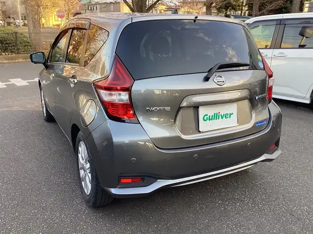 日産 ノート e－パワー X 神奈川県 2019(令1)年 2.1万km ダークメタルグレー ワンオーナー/純正ナビ（AM/FM/DVD/BT/フルセグ）/アラウンドビューモニタ/ドライブレコーダー/ETC/クルーズコントロール/衝突被害軽減システム/レーンキープアシスト/コーナーセンサー/横滑り防止装置/アイドリングストップ/純正アルミホイール/純正フロアマット/ステアリングスイッチ/電動格納ミラー/スマートキー