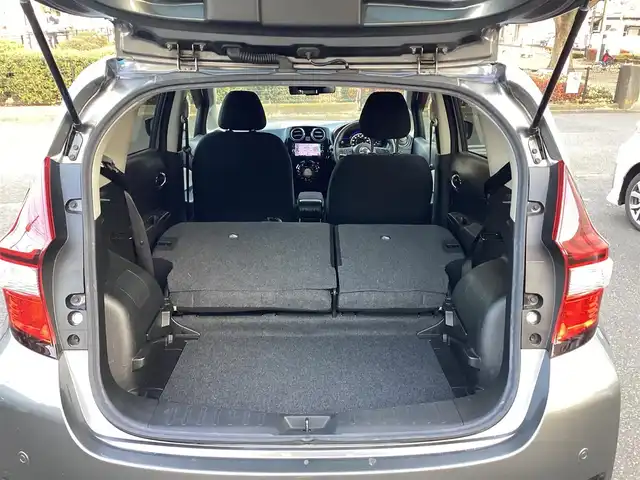 日産 ノート e－パワー X 神奈川県 2019(令1)年 2.1万km ダークメタルグレー ワンオーナー/純正ナビ（AM/FM/DVD/BT/フルセグ）/アラウンドビューモニタ/ドライブレコーダー/ETC/クルーズコントロール/衝突被害軽減システム/レーンキープアシスト/コーナーセンサー/横滑り防止装置/アイドリングストップ/純正アルミホイール/純正フロアマット/ステアリングスイッチ/電動格納ミラー/スマートキー