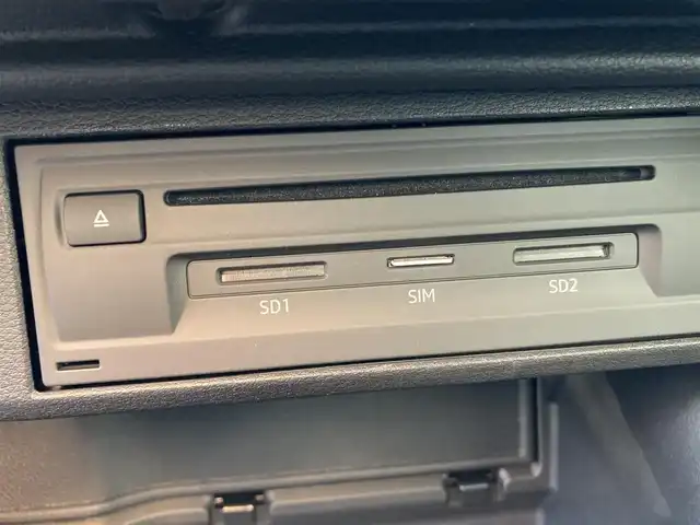 アウディ アウディ Ｑ２ 35TFSI アドバンスド 熊本県 2023(令5)年 1.7万km ミトスブラックメタリック ・スマートキー/・プッシュスタート/・ハイビームアシスト/・パークエイド/・アダプティブドライブアシスト/・距離警告/・Audiプレセンス/・Audiサイドアシスト/・Audiアクティブレーンアシスト/・休憩の推奨/・クルーズコントロール(追従式)/・前席シートヒーター/・純正メモリナビ/　【DVD・Bluetooth・USB・SD・AUX】/・フルセグTV/・バックカメラ/・ETC/・バーチャルコクピット/・ドライブレコーダー(前方録画)/・パワーバックドア/・LEDヘッドランプ/・純正マット