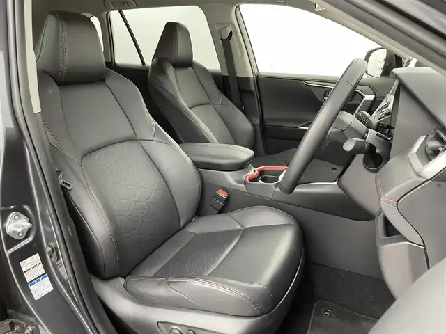 トヨタ ＲＡＶ４ アドベンチャー オフロードPKG 福岡県 2021(令3)年 3.2万km グレーメタリック 社外９型ナビ（ＢＴ，フルセグＴＶ）　/バックカメラ　/前後ドラレコ　/ＥＴＣ　/ＡＣＣ　/コーナーセンサー　/衝突軽減ブレーキ　/レーンキープ　/ＢＳＭ　/ＰＫＳＢ　/ＲＣＴＡ　/ヒルディセントコントロール　/パワーシート