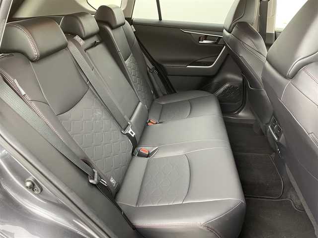 トヨタ ＲＡＶ４ アドベンチャー オフロードPKG 福岡県 2021(令3)年 3.2万km グレーメタリック 社外９型ナビ（ＢＴ，フルセグＴＶ）　/バックカメラ　/前後ドラレコ　/ＥＴＣ　/ＡＣＣ　/コーナーセンサー　/衝突軽減ブレーキ　/レーンキープ　/ＢＳＭ　/ＰＫＳＢ　/ＲＣＴＡ　/ヒルディセントコントロール　/パワーシート