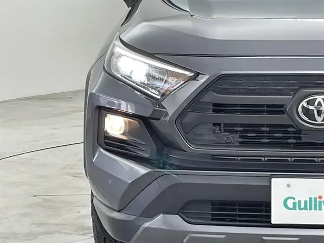 トヨタ ＲＡＶ４ アドベンチャー オフロードPKG 福岡県 2021(令3)年 3.2万km グレーメタリック 社外９型ナビ（ＢＴ，フルセグＴＶ）　/バックカメラ　/前後ドラレコ　/ＥＴＣ　/ＡＣＣ　/コーナーセンサー　/衝突軽減ブレーキ　/レーンキープ　/ＢＳＭ　/ＰＫＳＢ　/ＲＣＴＡ　/ヒルディセントコントロール　/パワーシート