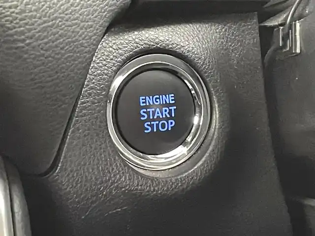トヨタ ＲＡＶ４ アドベンチャー オフロードPKG 福岡県 2021(令3)年 3.2万km グレーメタリック 社外９型ナビ（ＢＴ，フルセグＴＶ）　/バックカメラ　/前後ドラレコ　/ＥＴＣ　/ＡＣＣ　/コーナーセンサー　/衝突軽減ブレーキ　/レーンキープ　/ＢＳＭ　/ＰＫＳＢ　/ＲＣＴＡ　/ヒルディセントコントロール　/パワーシート
