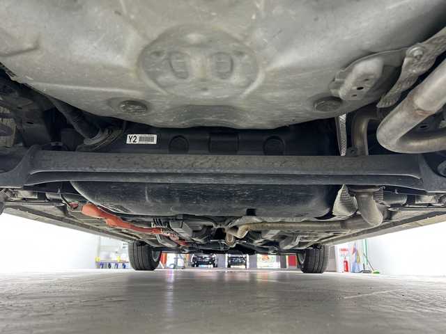 トヨタ アクア クロスオーバー グラム 愛知県 2018(平30)年 5.1万km ブラックマイカ 禁煙車/純正7インチナビ/（CD/DVD/Bluetooth/フルセグTV/AM/FM)/バックカメラ/トヨタセーフティセンス/・プリクラッシュセーフティ/・レーンキープアシスト/・オートマチックハイビーム/・誤発進抑制機能/シートヒーター/ルーフレール/スマートキー/純正アルミ16インチホイール/プッシュスタート/LEDヘッドライト/純正フロアマット/横滑り防止装置