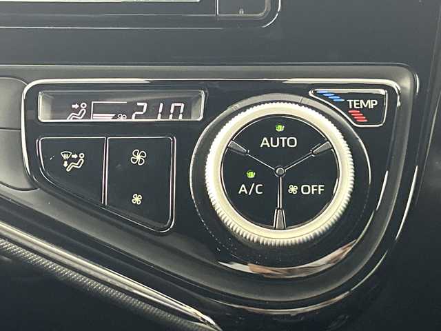 トヨタ アクア クロスオーバー グラム 愛知県 2018(平30)年 5.1万km ブラックマイカ 禁煙車/純正7インチナビ/（CD/DVD/Bluetooth/フルセグTV/AM/FM)/バックカメラ/トヨタセーフティセンス/・プリクラッシュセーフティ/・レーンキープアシスト/・オートマチックハイビーム/・誤発進抑制機能/シートヒーター/ルーフレール/スマートキー/純正アルミ16インチホイール/プッシュスタート/LEDヘッドライト/純正フロアマット/横滑り防止装置