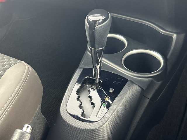 トヨタ アクア クロスオーバー グラム 愛知県 2018(平30)年 5.1万km ブラックマイカ 禁煙車/純正7インチナビ/（CD/DVD/Bluetooth/フルセグTV/AM/FM)/バックカメラ/トヨタセーフティセンス/・プリクラッシュセーフティ/・レーンキープアシスト/・オートマチックハイビーム/・誤発進抑制機能/シートヒーター/ルーフレール/スマートキー/純正アルミ16インチホイール/プッシュスタート/LEDヘッドライト/純正フロアマット/横滑り防止装置