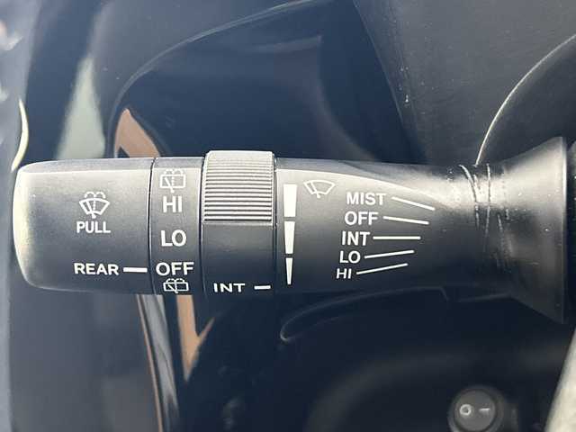 トヨタ アクア クロスオーバー グラム 愛知県 2018(平30)年 5.1万km ブラックマイカ 禁煙車/純正7インチナビ/（CD/DVD/Bluetooth/フルセグTV/AM/FM)/バックカメラ/トヨタセーフティセンス/・プリクラッシュセーフティ/・レーンキープアシスト/・オートマチックハイビーム/・誤発進抑制機能/シートヒーター/ルーフレール/スマートキー/純正アルミ16インチホイール/プッシュスタート/LEDヘッドライト/純正フロアマット/横滑り防止装置