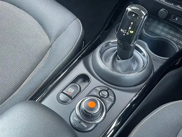 ＭＩＮＩ ＢＭＷ ミニ クラブマン クーパーD 山梨県 2020(令2)年 5.1万km 赤Ⅱ ワンオーナー/純正HDDナビ/ACC/インテリジェントS/Bカメラ/コンフォートA/前後PDC/LEDヘッドライト/ミラー型ETC/ドライビングモード/純正17インチAW/Bluetooth/ユニオンジャックテールライト/ドライブレコーダー