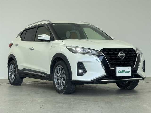 日産 キックス X ツートーンインテリアED 愛知県 2020(令2)年 4.3万km ブリリアントホワイトパール 純正ナビ　/（フルセグ／Bluetooth）　/レーダークルーズコントロール　/全方位モニター　/衝突軽減システム　/コーナーセンサー　/レーンキープアシスト　/デジタルインナーミラー　/前席シートヒーター　/ハンドルヒーター　/ドライブレコーダー　/ETC　/社外AW/サマータイヤスペア有