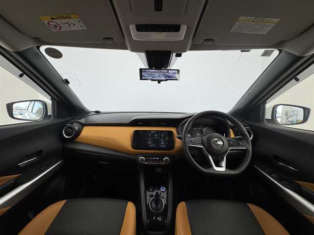 日産 キックス X ツートーンインテリアED 愛知県 2020(令2)年 4.3万km ブリリアントホワイトパール 純正ナビ　/（フルセグ／Bluetooth）　/レーダークルーズコントロール　/全方位モニター　/衝突軽減システム　/コーナーセンサー　/レーンキープアシスト　/デジタルインナーミラー　/前席シートヒーター　/ハンドルヒーター　/ドライブレコーダー　/ETC　/社外AW/サマータイヤスペア有