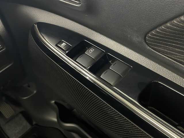 日産 デイズ ルークス HWS X Vセレクション 栃木県 2016(平28)年 6.2万km ホワイトパール アラウンドビューモニター/デジタルインナーミラー/両側パワースライドドア/純正オーディオ/AM FM CD AUX/衝突軽減ブレーキ/横滑り防止装置/運転席シートヒーター/ドアバイザー/プッシュスタート/スマートキー/スペアキー/取扱説明書/純正AW付165/55R15 夏タイヤ車載
