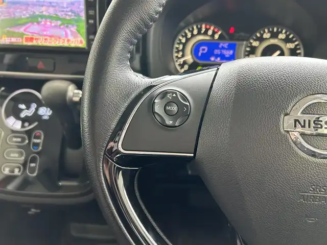 日産 デイズ ルークス HWS X Vセレクション 沖縄県 2018(平30)年 5.8万km スパークリングレッドM (株)IDOMが運営する【じしゃロンOO店】の自社ローン専用車両になりますこちらは現金またはオートローンご利用時の価格です。自社ローンご希望の方は別途その旨お申付け下さい/・プッシュスタート　/・純正ナビ　/・ＴＶ　/・アラウンドビューモニター　/・Ｂｌｕｅｔｏｏｔｈ接続　/・両側パワースライドドア　/・純正フロアマット　/・純正アルミホイール　/・横滑り防止装置　/・衝突被害軽減システム
