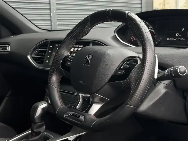 プジョー ３０８ SW GT ブルーHDi 茨城県 2016(平28)年 5.5万km マグネティックブルー ワンオーナー　/ＤＥＮＯＮスピーカー　/衝突軽減Ｂ　/ＢＳＭ　/Ｂカメラ　/パーキングセンサー　/パークアシスト　/ナビ　/ＴＶ　/ＢＴ　/ＵＳＢ　/ＤＶＤ　/ＬＥＤヘッドライト　/パドルシフト　/ＥＴＣ　/ルーフレール　/禁煙車