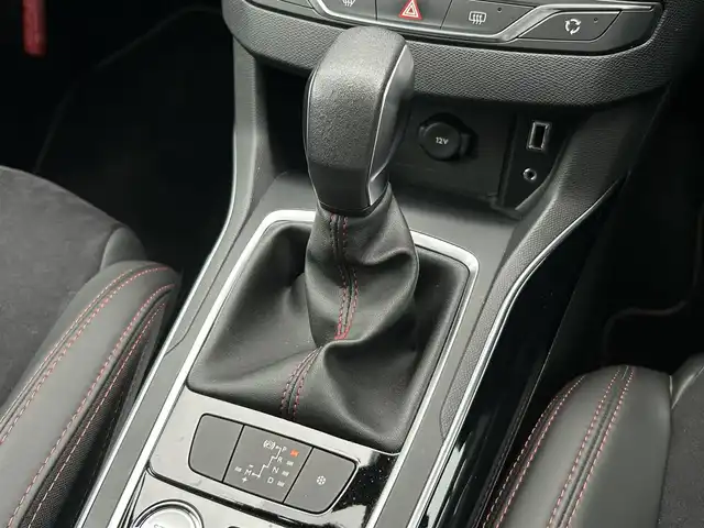 プジョー ３０８ SW GT ブルーHDi 茨城県 2016(平28)年 5.5万km マグネティックブルー ワンオーナー　/ＤＥＮＯＮスピーカー　/衝突軽減Ｂ　/ＢＳＭ　/Ｂカメラ　/パーキングセンサー　/パークアシスト　/ナビ　/ＴＶ　/ＢＴ　/ＵＳＢ　/ＤＶＤ　/ＬＥＤヘッドライト　/パドルシフト　/ＥＴＣ　/ルーフレール　/禁煙車