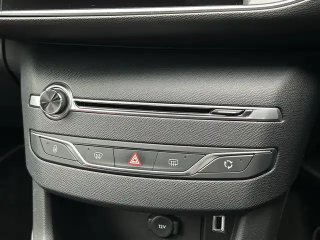 プジョー ３０８ SW GT ブルーHDi 茨城県 2016(平28)年 5.5万km マグネティックブルー ワンオーナー　/ＤＥＮＯＮスピーカー　/衝突軽減Ｂ　/ＢＳＭ　/Ｂカメラ　/パーキングセンサー　/パークアシスト　/ナビ　/ＴＶ　/ＢＴ　/ＵＳＢ　/ＤＶＤ　/ＬＥＤヘッドライト　/パドルシフト　/ＥＴＣ　/ルーフレール　/禁煙車