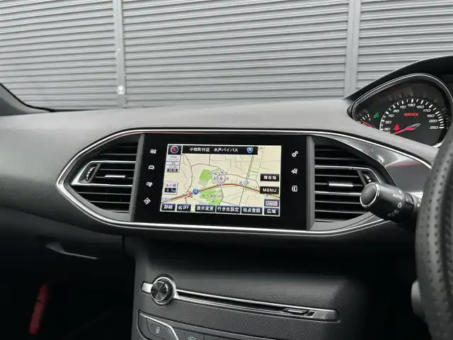 プジョー ３０８ SW GT ブルーHDi 茨城県 2016(平28)年 5.5万km マグネティックブルー ワンオーナー　/ＤＥＮＯＮスピーカー　/衝突軽減Ｂ　/ＢＳＭ　/Ｂカメラ　/パーキングセンサー　/パークアシスト　/ナビ　/ＴＶ　/ＢＴ　/ＵＳＢ　/ＤＶＤ　/ＬＥＤヘッドライト　/パドルシフト　/ＥＴＣ　/ルーフレール　/禁煙車