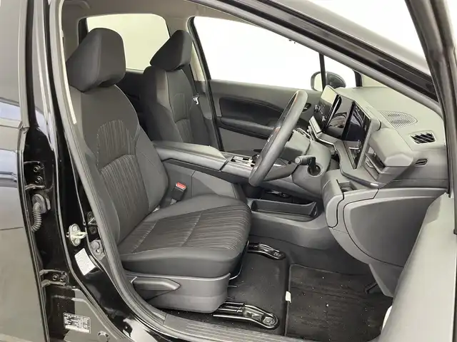 日産 ノート X 群馬県 2024(令6)年 0.4万km スーパーブラック アダプティブLEDヘッドライトシステム/LEDフォグランプ/16インチアルミホイール/インテリジェント アラウンドビューモニター/インテリジェント ルームミラー /ステアリングスイッチ/USB電源ソケット(タイプA 1個、タイプC 1個) /ワイヤレス充電器/NissanConnectナビゲーションシステム(地デジ内蔵)/ETC2.0ユニット(ビルトインタイプ)/プロパイロット(ナビリンク機能付)/プロパイロット緊急停止支援システム(SOSコール機能付)/インテリジェント BSI(後側方衝突防止支援システム)/BSW(後側方車両検知警報)/RCTA(後退時車両検知警報)/=================/純正9インチナビ/AM/FM/BT/USB/HDMI/AppleCarPlay/AndroidAuto/フルセグ/インテリジェントエマージェンシーブレーキ/踏み間違い衝突防止アシスト/標識検知機能/インテリジェントFCW(前方衝突予測警報)/LDW(車線逸脱警報)/インテリジェントDA(ふらつき警報)/インテリジェントLI (車線逸脱防止支援システム)/フロント&バックソナー/スマートキー/プッシュスタート