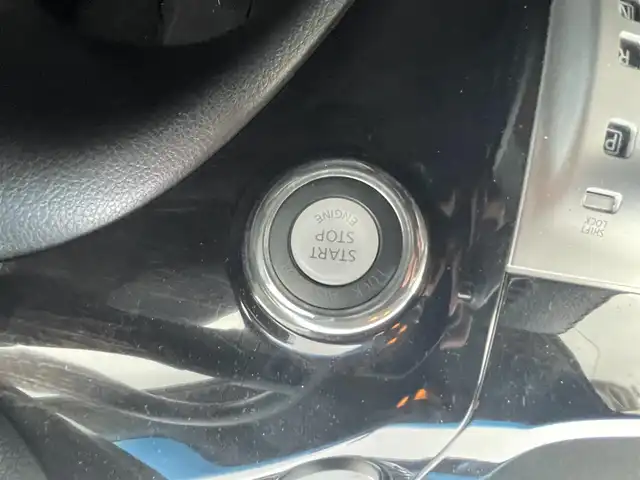 日産 エルグランド 250ハイウェイスター 福岡県 2012(平24)年 9.3万km ブリリアントホワイトパール (株)IDOMが運営する【じしゃロン八幡西店】の自社ローン専用車両になります。こちらは現金またはオートローンご利用時の価格です。自社ローンご希望の方は別途その旨お申付け下さい/純正メモリナビ/【Bluetooth・CD・DVD・TV】/純正アルミホイール/純正フロアマット/純正リアスポイラー/バックモニター/両側パワースライドドア/フロントフォグランプ/ETC/オットマン