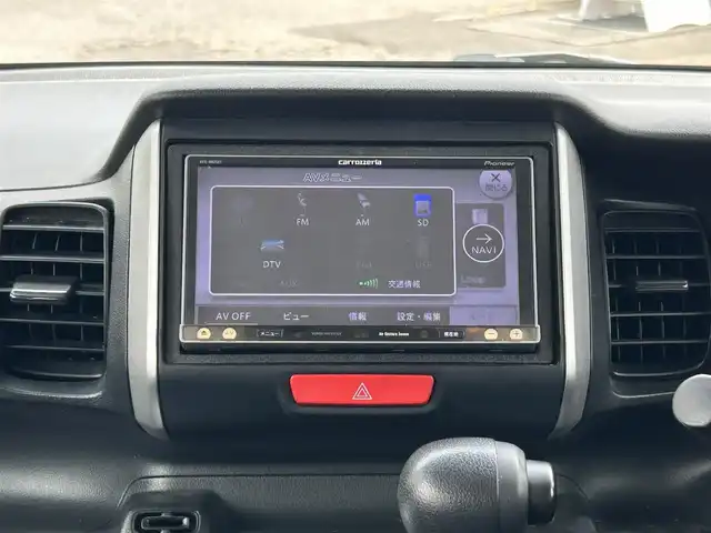 ホンダ Ｎ ＢＯＸ G SSパッケージ 福島県 2015(平27)年 7.1万km プレミアムホワイトパール ＣａｒｒｏｚｚｅｒｉａＳＤナビ/・ＣＤ/・ＤＶＤ/・フルセグＴＶ/両側パワースライドドア/衝突軽減ブレーキ/横滑り防止/プッシュスタート/ステアリングスイッチ/チップアップシート/ＥＴＣ/純正フロアマット