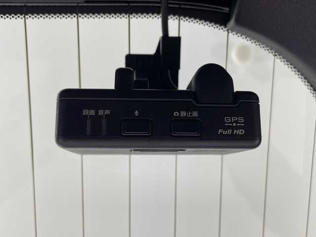 ホンダ ステップワゴン スパーダ eHEV G EXホンダS 新潟県 2020(令2)年 5.9万km プレミアムスパークルブラックパール 純正ディーラーOPナビ（型式：VXU-187SWi）/・CD/DVD/Bluetooth/USB/iPod/全周囲モニター/ホンダセンシング/衝突被害軽減システム/アダプティブクルーズコントロ―ル/レーンキープアシスト/ETC2.0/純正ドライブレコーダー/レーダー探知機/両側パワースライドドア/3列シート/ハーフレザーシート/前席シートヒーター/純正フロアマット/純正LEDヘッドライト/オートライト/純正16インチAW冬タイヤ/ABS/横滑り防止機能/盗難防止装置