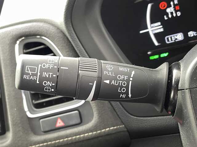 ホンダ ヴェゼル ハイブリッド RS ホンダセンシング 福井県 2019(平31)年 3.5万km プレミアムクリスタルレッドM Gathers 8型SDナビ/型式：VXM-195VFi/FM/AM/フルセグ/Bluetooth/USB】/バックカメラ/ビルトインETC/追従式クルーズコントロール/パドルシフト/ハーフレザーシート/シートヒーター/オートブレーキホールド/ドアバイザー/SPORT MODE/スペアキー/スマートキー/プッシュスタート/フォグライト/リヤフォッガー/オートライト/LEDヘッドライト/純正フロアマット/ホンダセンシング/取扱説明書/新車時保証書