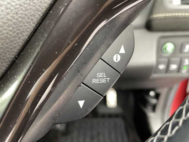 ホンダ ヴェゼル ハイブリッド RS ホンダセンシング 福井県 2019(平31)年 3.5万km プレミアムクリスタルレッドM Gathers 8型SDナビ/型式：VXM-195VFi/FM/AM/フルセグ/Bluetooth/USB】/バックカメラ/ビルトインETC/追従式クルーズコントロール/パドルシフト/ハーフレザーシート/シートヒーター/オートブレーキホールド/ドアバイザー/SPORT MODE/スペアキー/スマートキー/プッシュスタート/フォグライト/リヤフォッガー/オートライト/LEDヘッドライト/純正フロアマット/ホンダセンシング/取扱説明書/新車時保証書