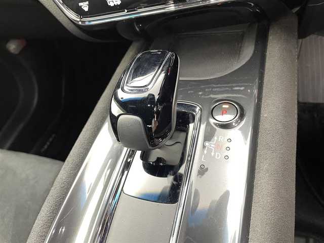 ホンダ ヴェゼル ハイブリッド RS ホンダセンシング 福井県 2019(平31)年 3.5万km プレミアムクリスタルレッドM Gathers 8型SDナビ/型式：VXM-195VFi/FM/AM/フルセグ/Bluetooth/USB】/バックカメラ/ビルトインETC/追従式クルーズコントロール/パドルシフト/ハーフレザーシート/シートヒーター/オートブレーキホールド/ドアバイザー/SPORT MODE/スペアキー/スマートキー/プッシュスタート/フォグライト/リヤフォッガー/オートライト/LEDヘッドライト/純正フロアマット/ホンダセンシング/取扱説明書/新車時保証書