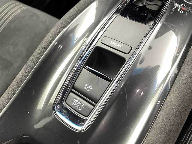 ホンダ ヴェゼル ハイブリッド RS ホンダセンシング 福井県 2019(平31)年 3.5万km プレミアムクリスタルレッドM Gathers 8型SDナビ/型式：VXM-195VFi/FM/AM/フルセグ/Bluetooth/USB】/バックカメラ/ビルトインETC/追従式クルーズコントロール/パドルシフト/ハーフレザーシート/シートヒーター/オートブレーキホールド/ドアバイザー/SPORT MODE/スペアキー/スマートキー/プッシュスタート/フォグライト/リヤフォッガー/オートライト/LEDヘッドライト/純正フロアマット/ホンダセンシング/取扱説明書/新車時保証書