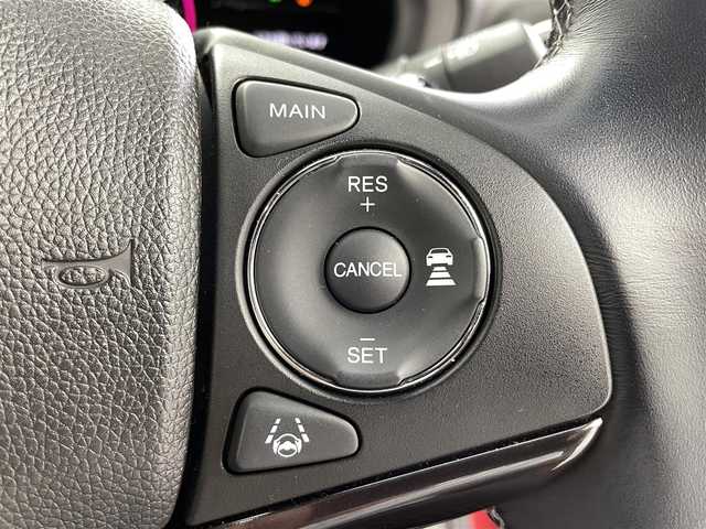 ホンダ ヴェゼル ハイブリッド RS ホンダセンシング 福井県 2019(平31)年 3.5万km プレミアムクリスタルレッドM Gathers 8型SDナビ/型式：VXM-195VFi/FM/AM/フルセグ/Bluetooth/USB】/バックカメラ/ビルトインETC/追従式クルーズコントロール/パドルシフト/ハーフレザーシート/シートヒーター/オートブレーキホールド/ドアバイザー/SPORT MODE/スペアキー/スマートキー/プッシュスタート/フォグライト/リヤフォッガー/オートライト/LEDヘッドライト/純正フロアマット/ホンダセンシング/取扱説明書/新車時保証書