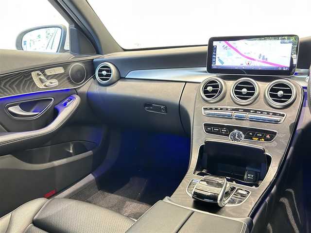 メルセデス・ベンツ Ｃ２２０ｄ アバンギャルド　AMGライン 福岡県 2019(平31)年 5.7万km 白