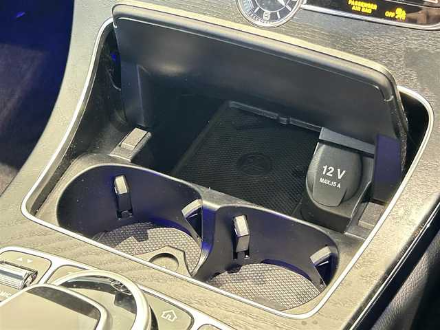 メルセデス・ベンツ Ｃ２２０ｄ アバンギャルド　AMGライン 福岡県 2019(平31)年 5.7万km 白