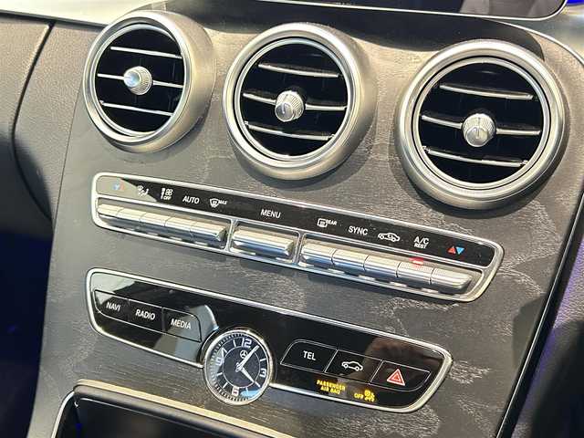 メルセデス・ベンツ Ｃ２２０ｄ アバンギャルド　AMGライン 福岡県 2019(平31)年 5.7万km 白