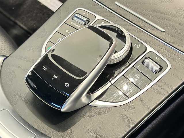 メルセデス・ベンツ Ｃ２２０ｄ アバンギャルド　AMGライン 福岡県 2019(平31)年 5.7万km 白